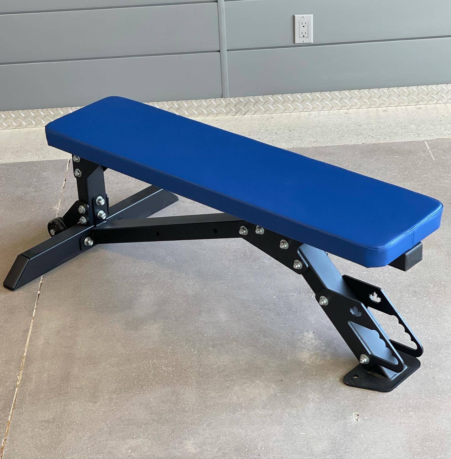 XTC Gear | Legacy Series Flat Bench - XTC Fitness - Exercise Equipment Superstore - Canada - Flat Bench