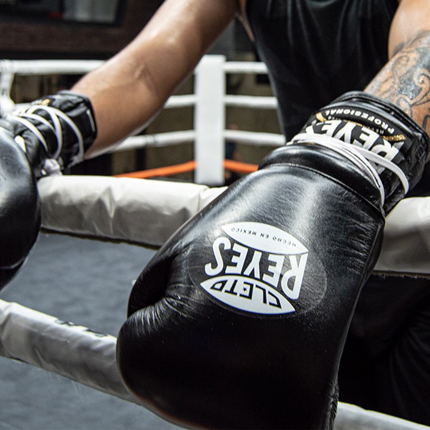 Cleto Reyes Lace Up Boxing Set